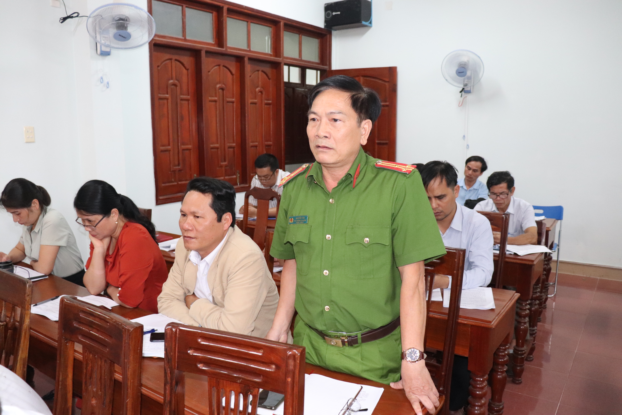 Thượng tá Nguyễn Tám – Phó Trưởng Công an huyện Ba Tơ phát biểu về vai trò của chuyển đổi số trong công tác cải cách hành chính